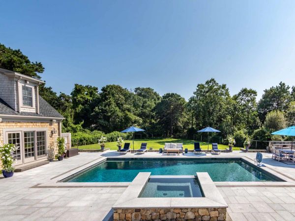 Cape Cod Home 994491