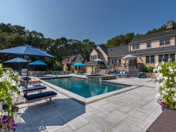Cape Cod Home 994491