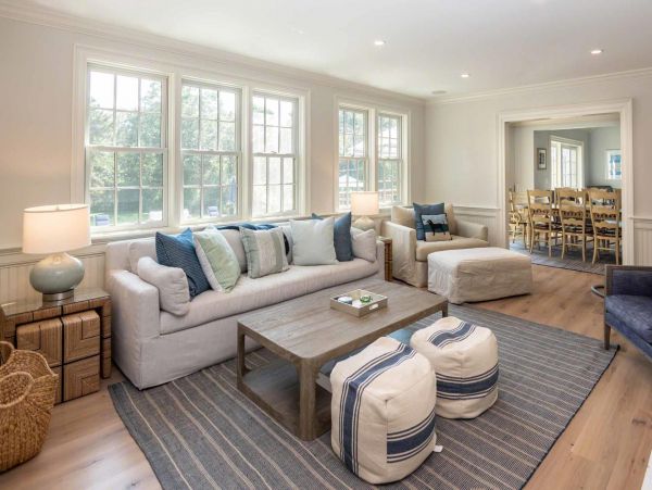 Cape Cod Home 994491