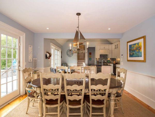 Cape Cod Home 994491