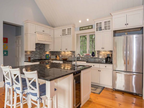 Cape Cod Home 994491
