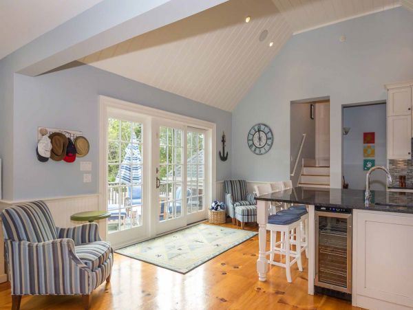 Cape Cod Home 994491