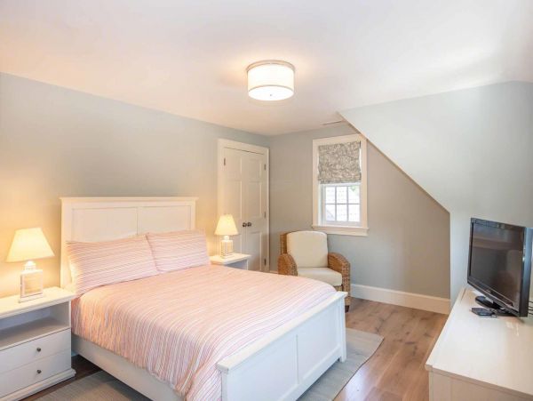 Cape Cod Home 994491