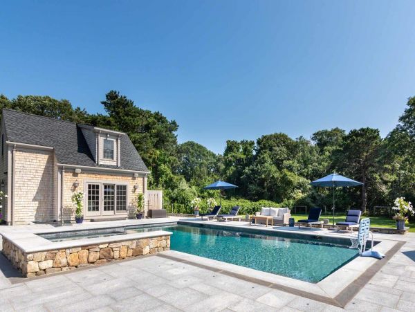 Cape Cod Home 994491
