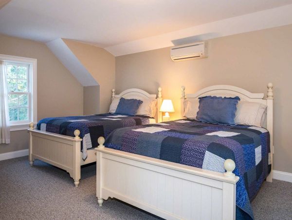 Cape Cod Home 994491