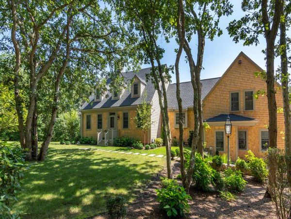 Cape Cod Home 994491