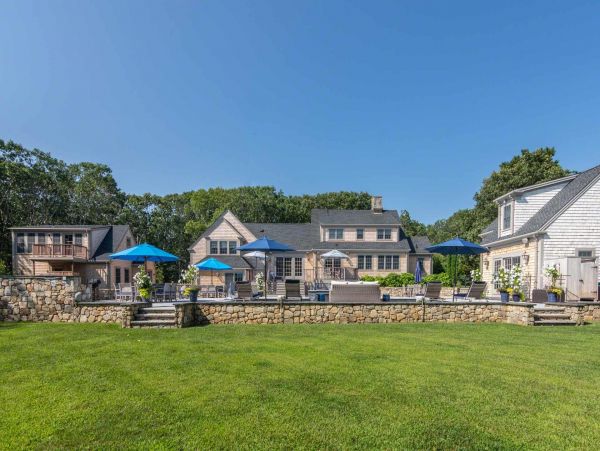 Cape Cod Home 994491