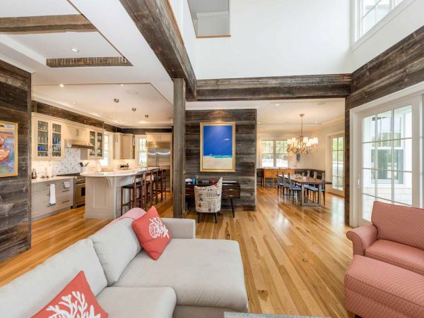 Cape Cod Home 994492