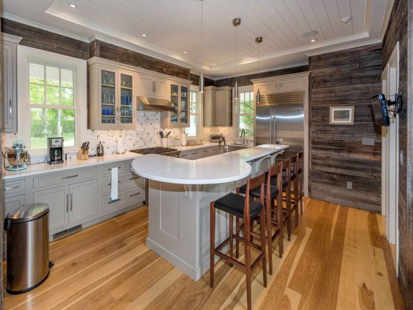 Cape Cod Home 994492