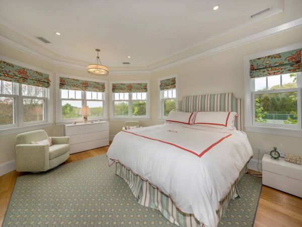 Cape Cod Home 994492
