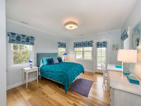Cape Cod Home 994492