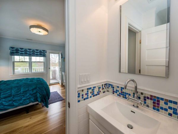 Cape Cod Home 994492
