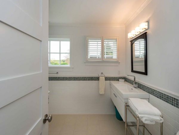 Cape Cod Home 994492
