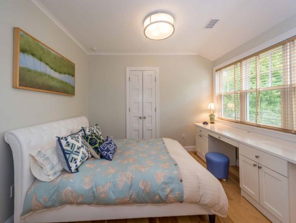 Cape Cod Home 994492