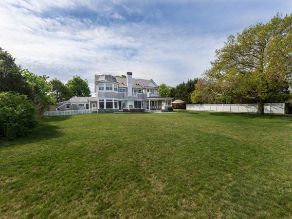 Cape Cod Home 994492
