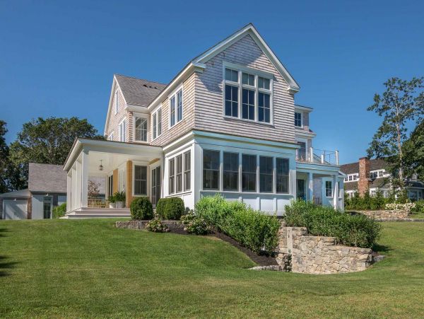 Cape Cod Home 994496