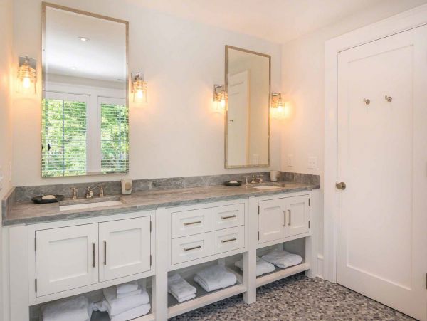 Cape Cod Home 994496