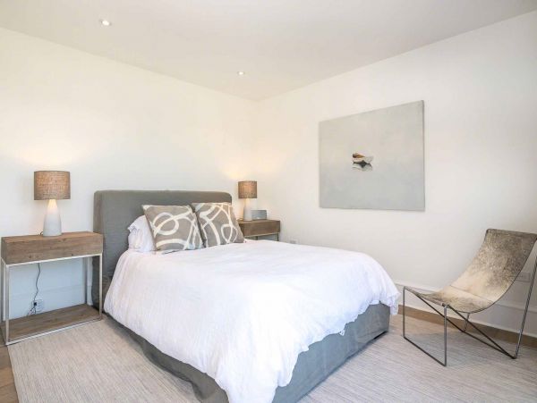 Cape Cod Home 994496