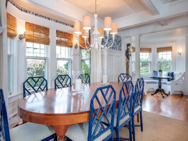 Cape Cod Home 994497