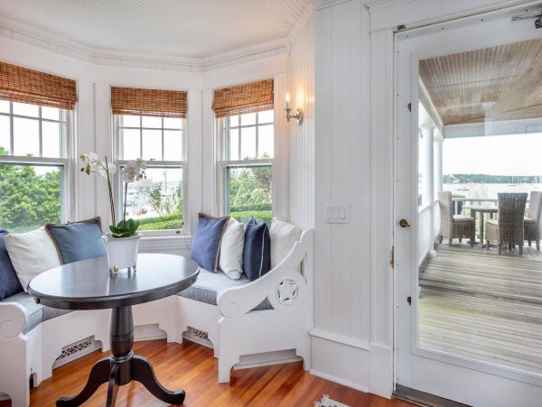 Cape Cod Home 994497