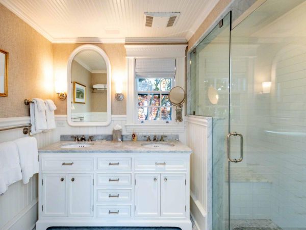 Cape Cod Home 994497