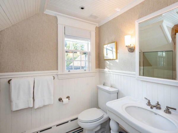 Cape Cod Home 994497