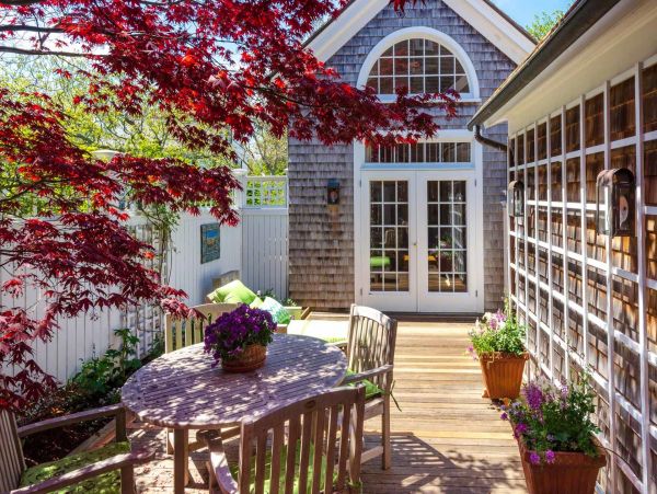 Cape Cod Home 994497