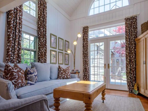 Cape Cod Home 994497