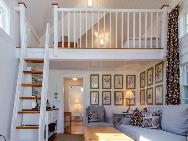 Cape Cod Home 994497