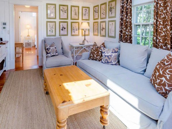 Cape Cod Home 994497