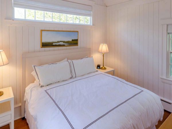 Cape Cod Home 994497