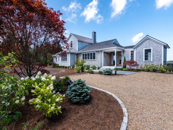 Cape Cod Home 994498