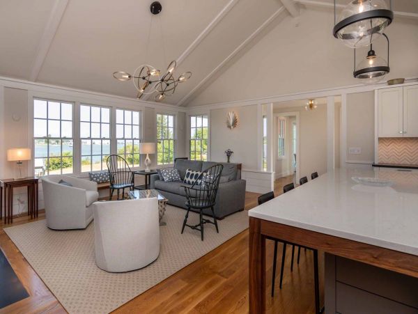 Cape Cod Home 994498