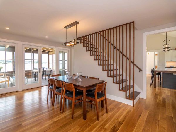 Cape Cod Home 994498
