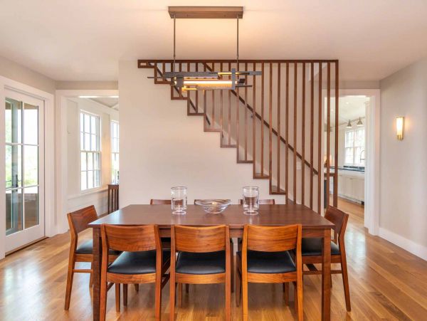 Cape Cod Home 994498