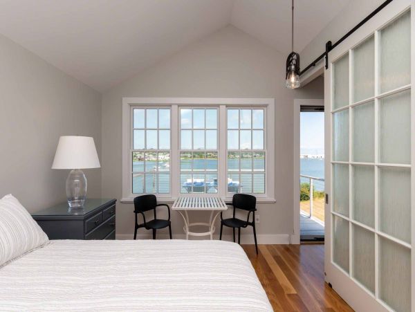 Cape Cod Home 994498