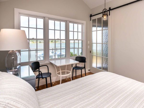 Cape Cod Home 994498