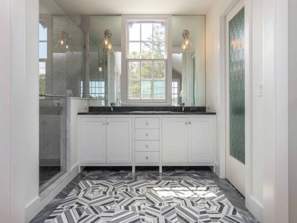 Cape Cod Home 994498