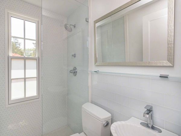 Cape Cod Home 994498