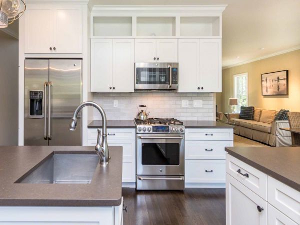 Cape Cod Home 994499
