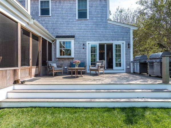 Cape Cod Home 994499