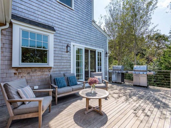 Cape Cod Home 994499