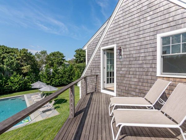 Cape Cod Home 994499