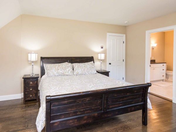 Cape Cod Home 994499