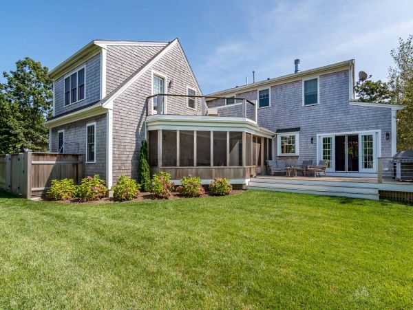 Cape Cod Home 994499