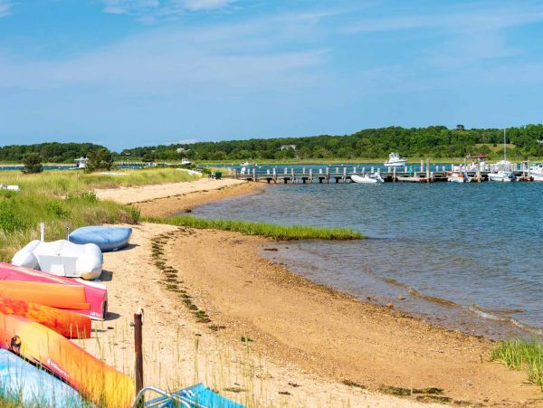 Cape Cod Home 994501