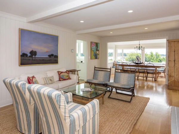 Cape Cod Home 994501