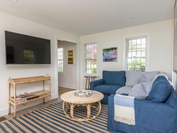 Cape Cod Home 994501