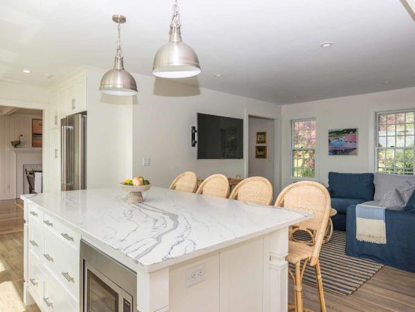 Cape Cod Home 994501
