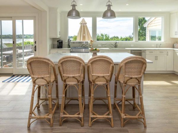 Cape Cod Home 994501